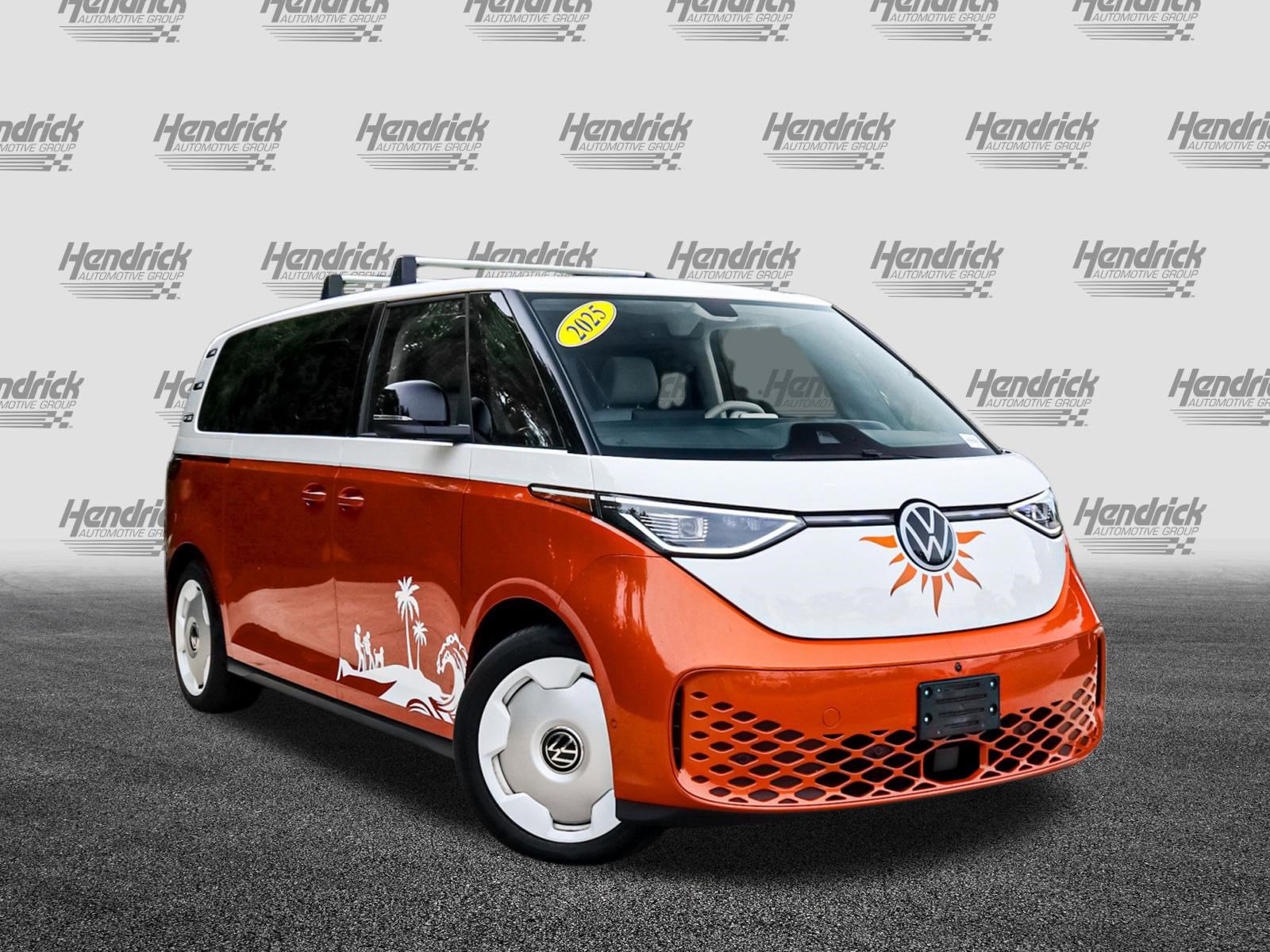 Used 2025 Volkswagen ID. Buzz 1st Edition RWD image 2