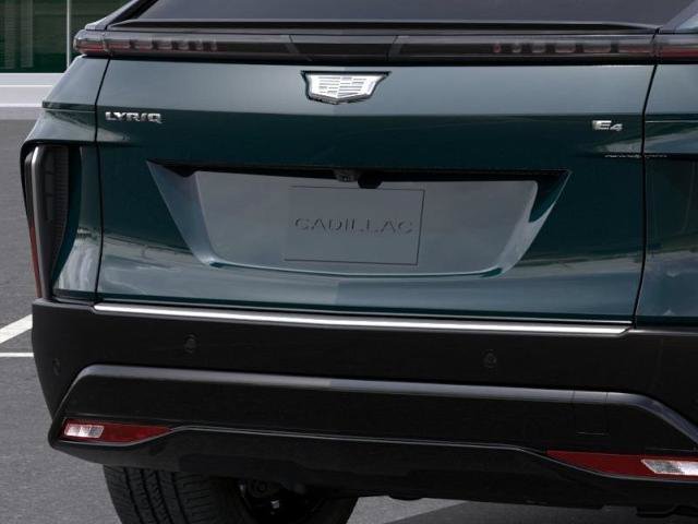 New 2027 Cadillac Lyriq Luxury w/ LPO, Floor Liner Package AWD/4WD image 14