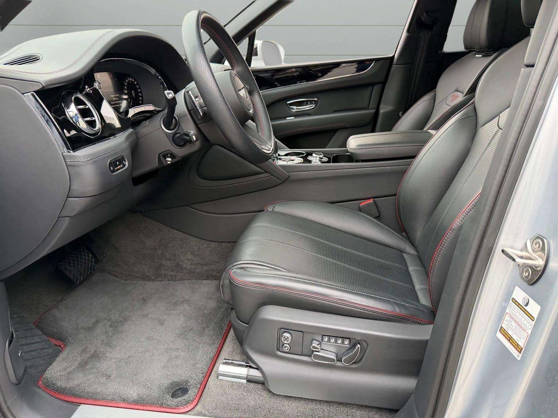 Used 2024 Bentley Bentayga Extended Wheelbase image 19