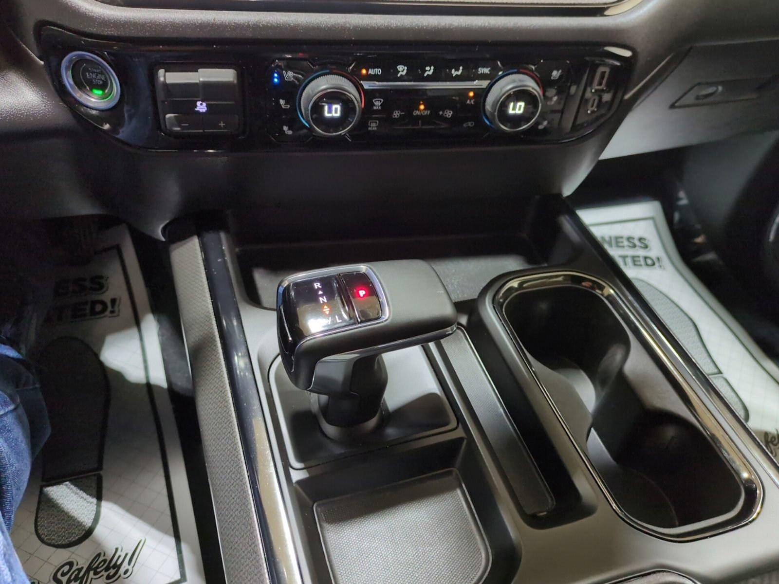 Used 2024 Chevrolet Silverado 1500 ZR2 w/ Technology Package AWD/4WD image 27