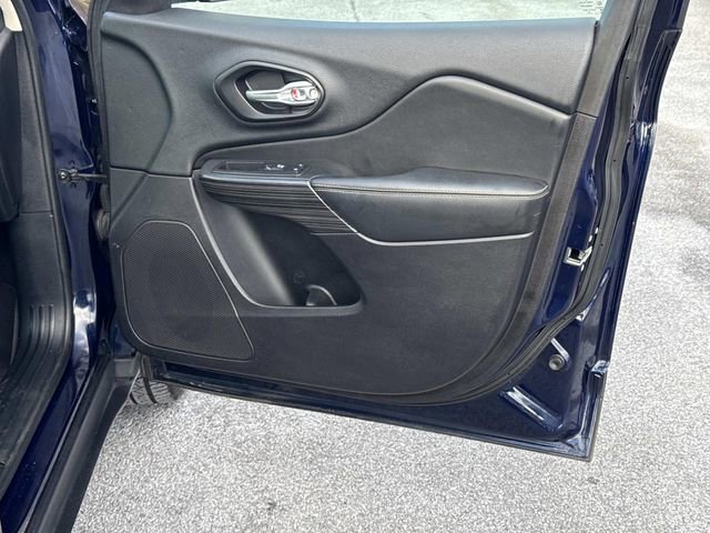Used 2016 Jeep Cherokee Limited image 10