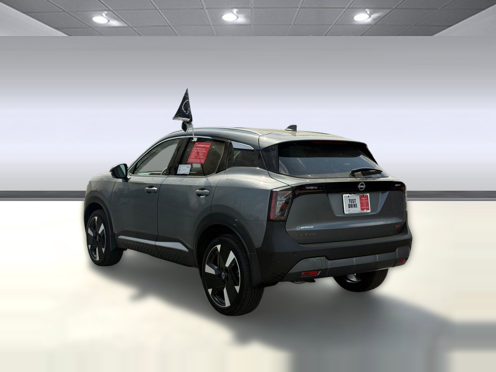 Certified 2025 Nissan Kicks SR FWD image 3