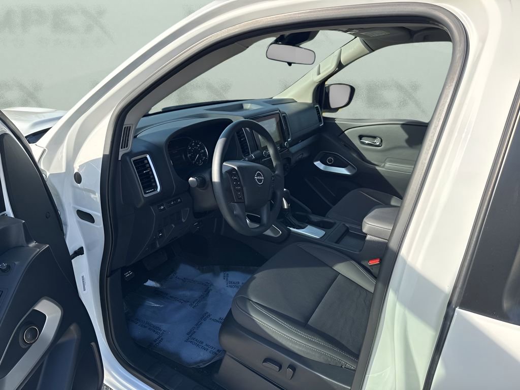 Used 2022 Nissan Frontier SV AWD/4WD image 9