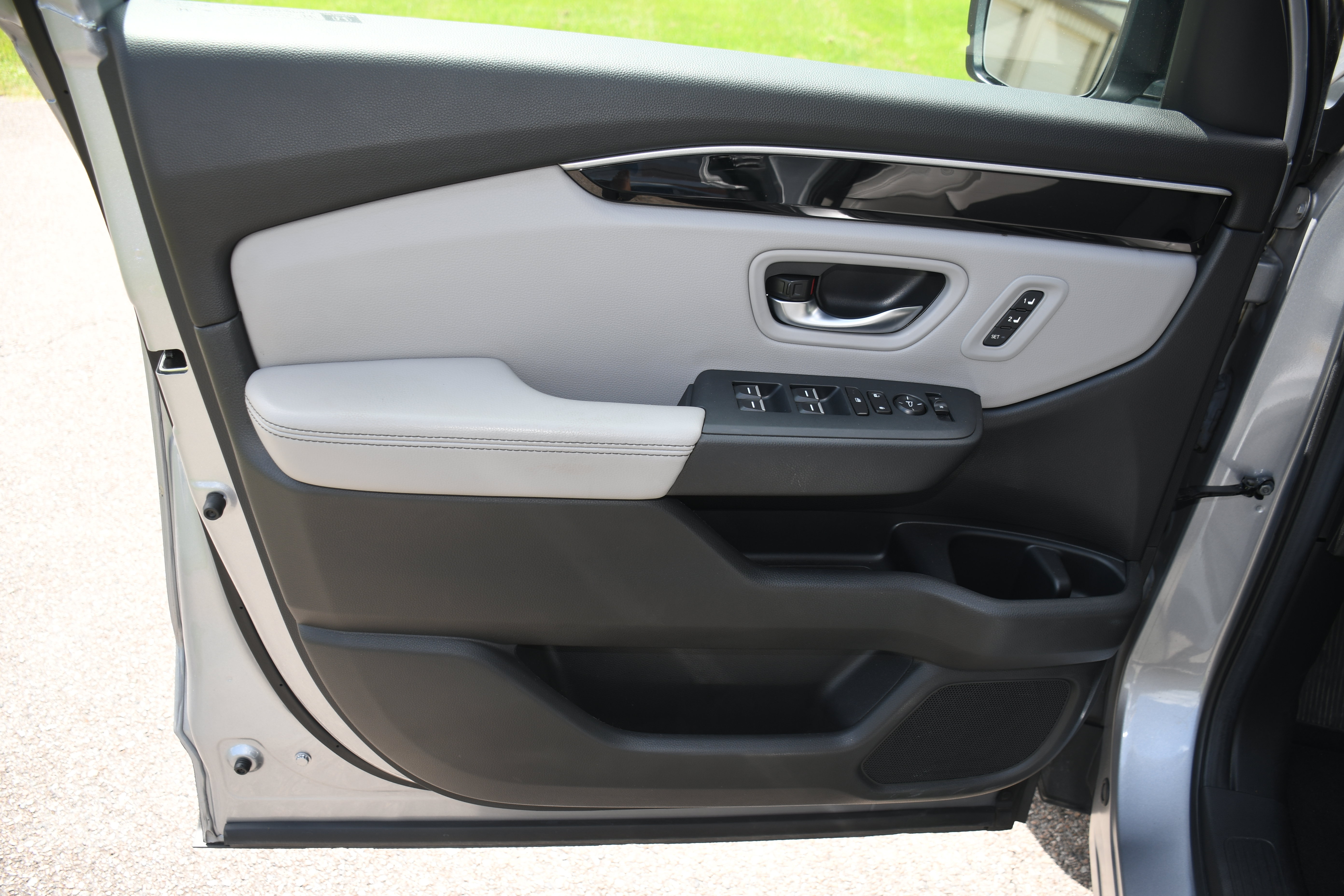 Used 2025 Honda Pilot EX-L image 9