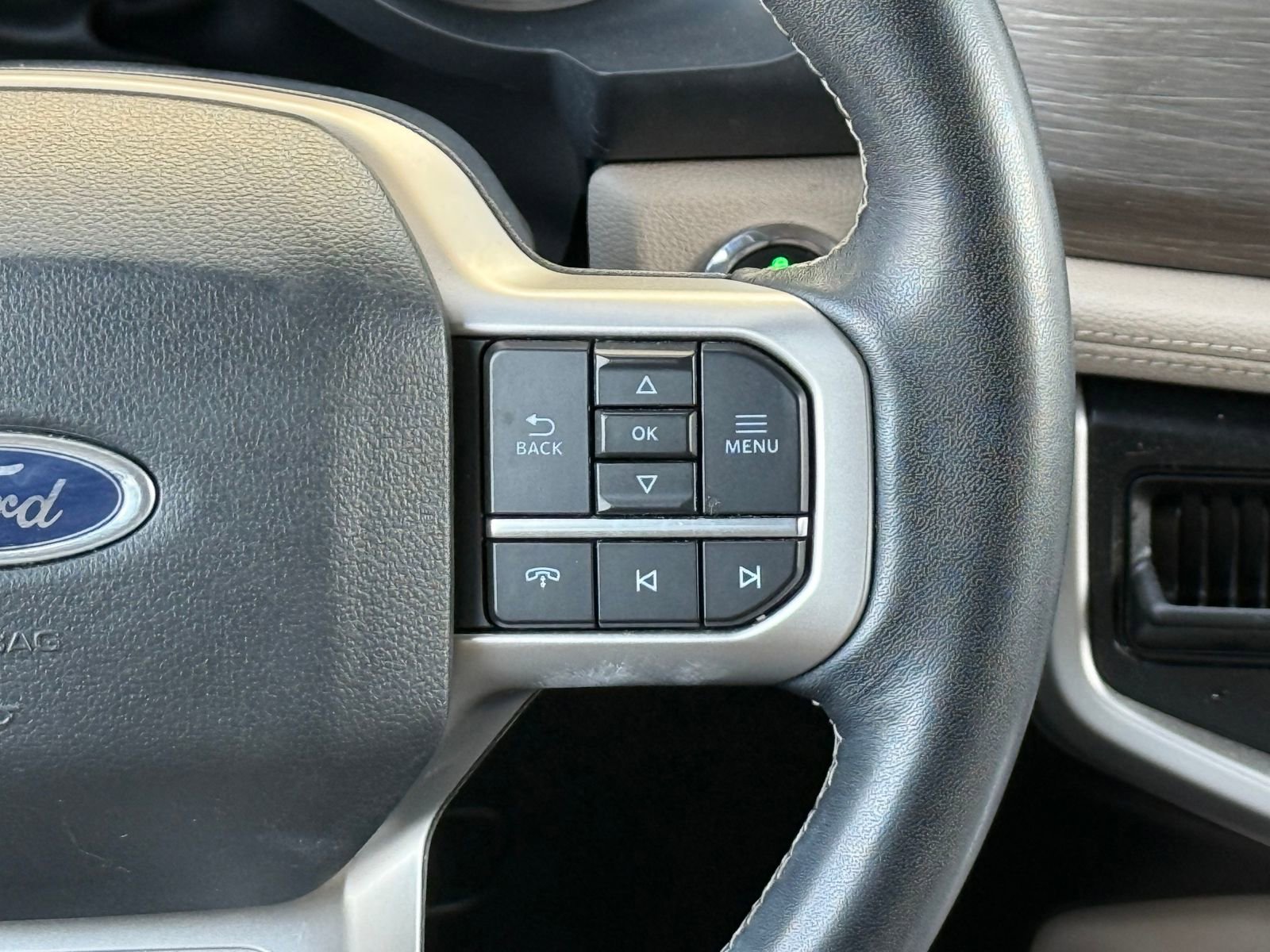 Certified 2024 Ford Expedition Limited image 29