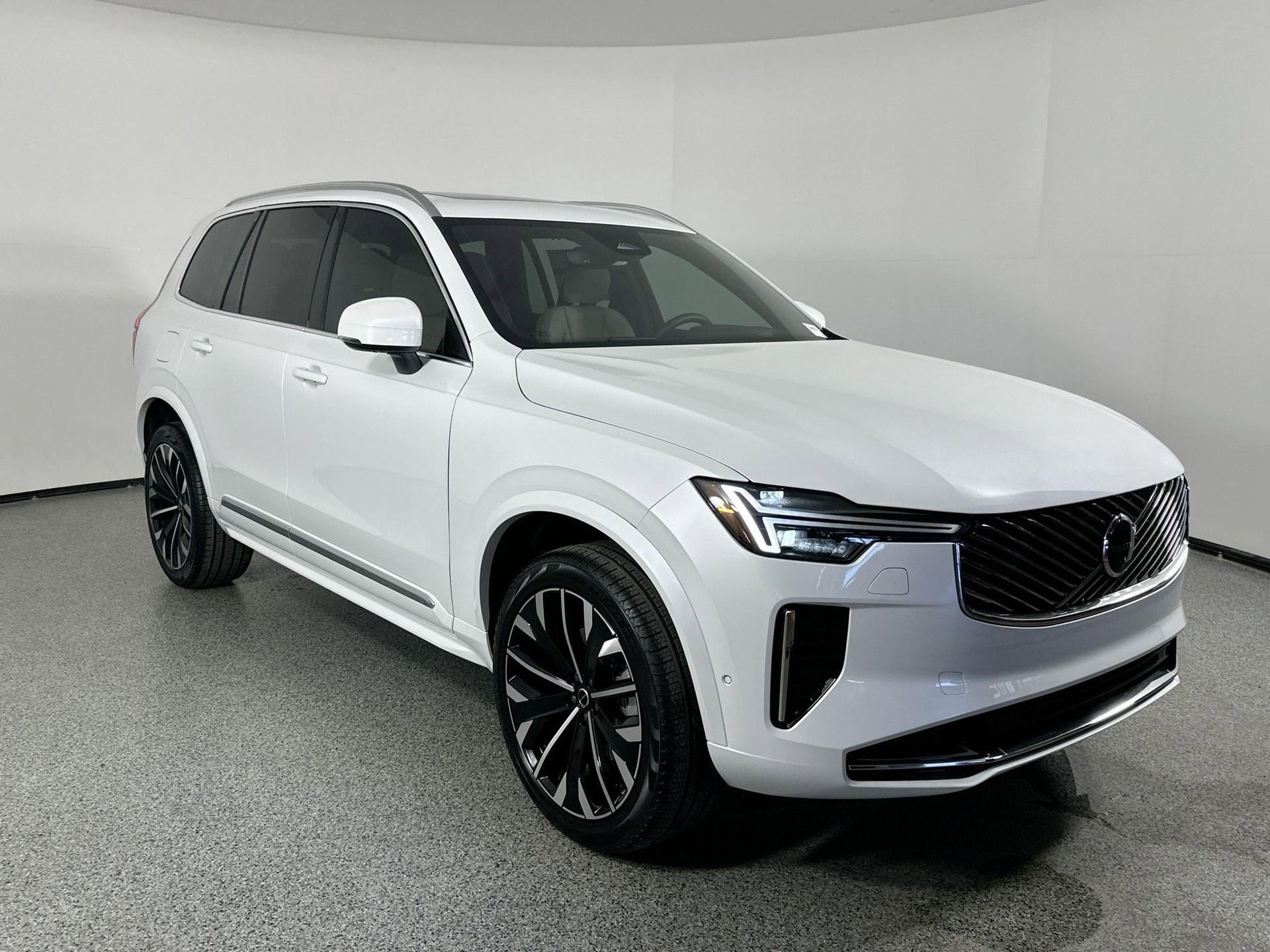 New 2026 Volvo XC90 B6 Ultra image 3