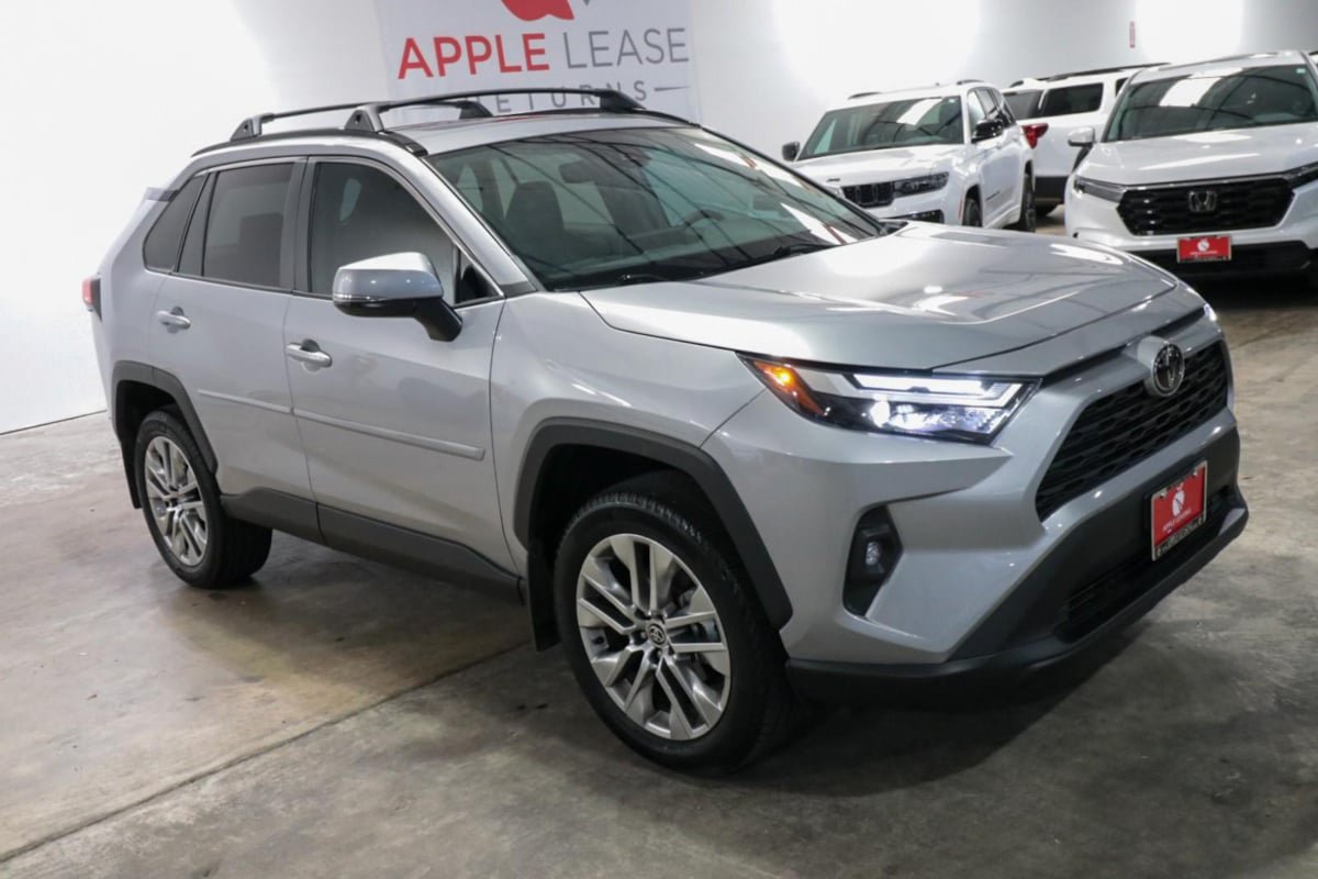 Used 2025 Toyota RAV4 XLE Premium FWD image 3