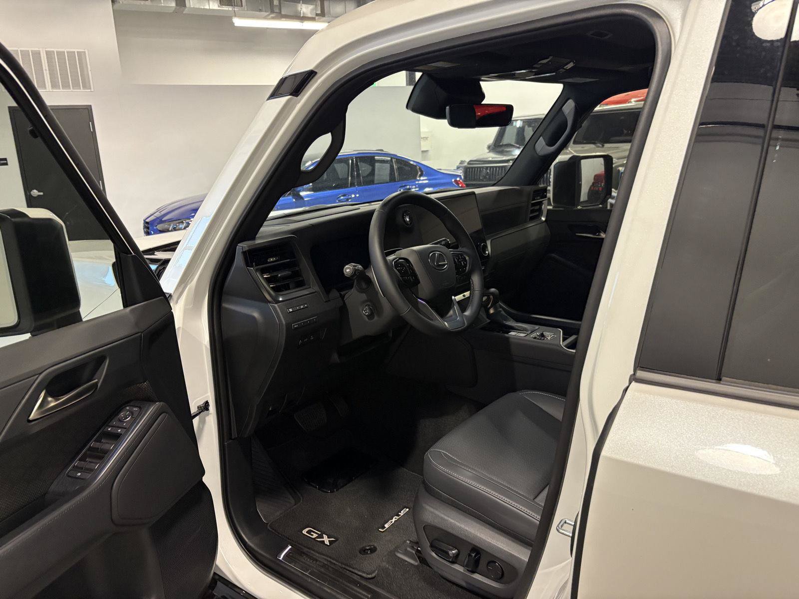 Used 2026 Lexus GX 550 w/ Cold Area Package AWD/4WD image 8