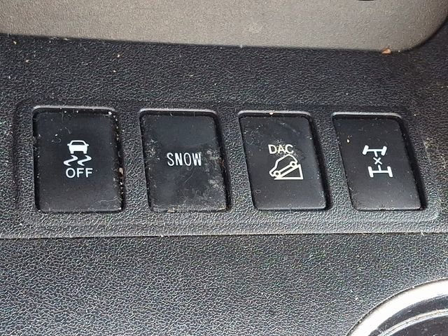 Used 2016 Toyota Highlander XLE w/ Four Season Floor Mat Package image 28