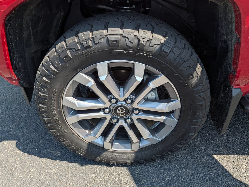 Used 2025 Toyota 4Runner Limited w/ Tow Technology Package AWD/4WD image 29