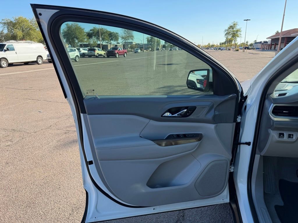 Used 2018 GMC Acadia SLE image 21