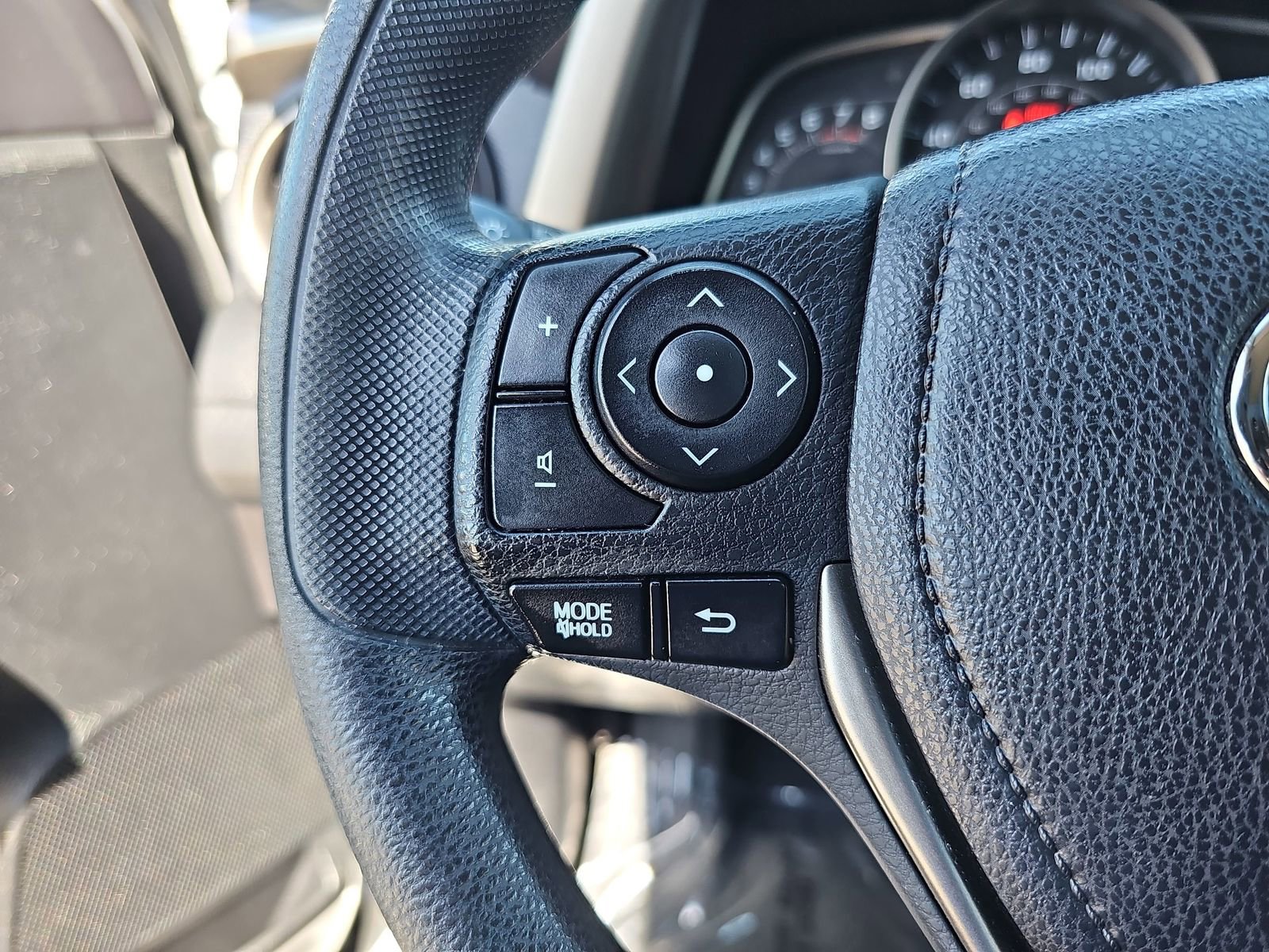 Used 2015 Toyota RAV4 LE image 16