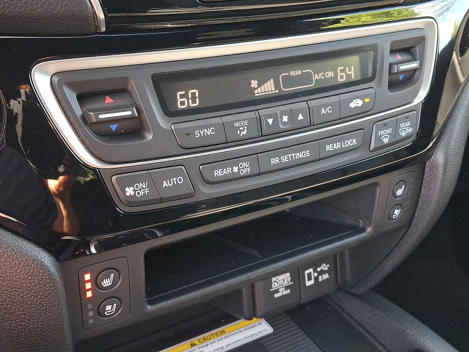 Used 2023 Honda Passport Elite image 16