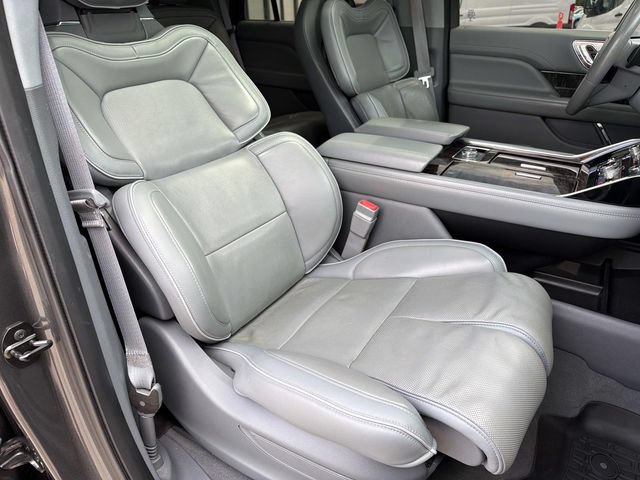 Used 2018 Lincoln Navigator Select AWD/4WD image 28