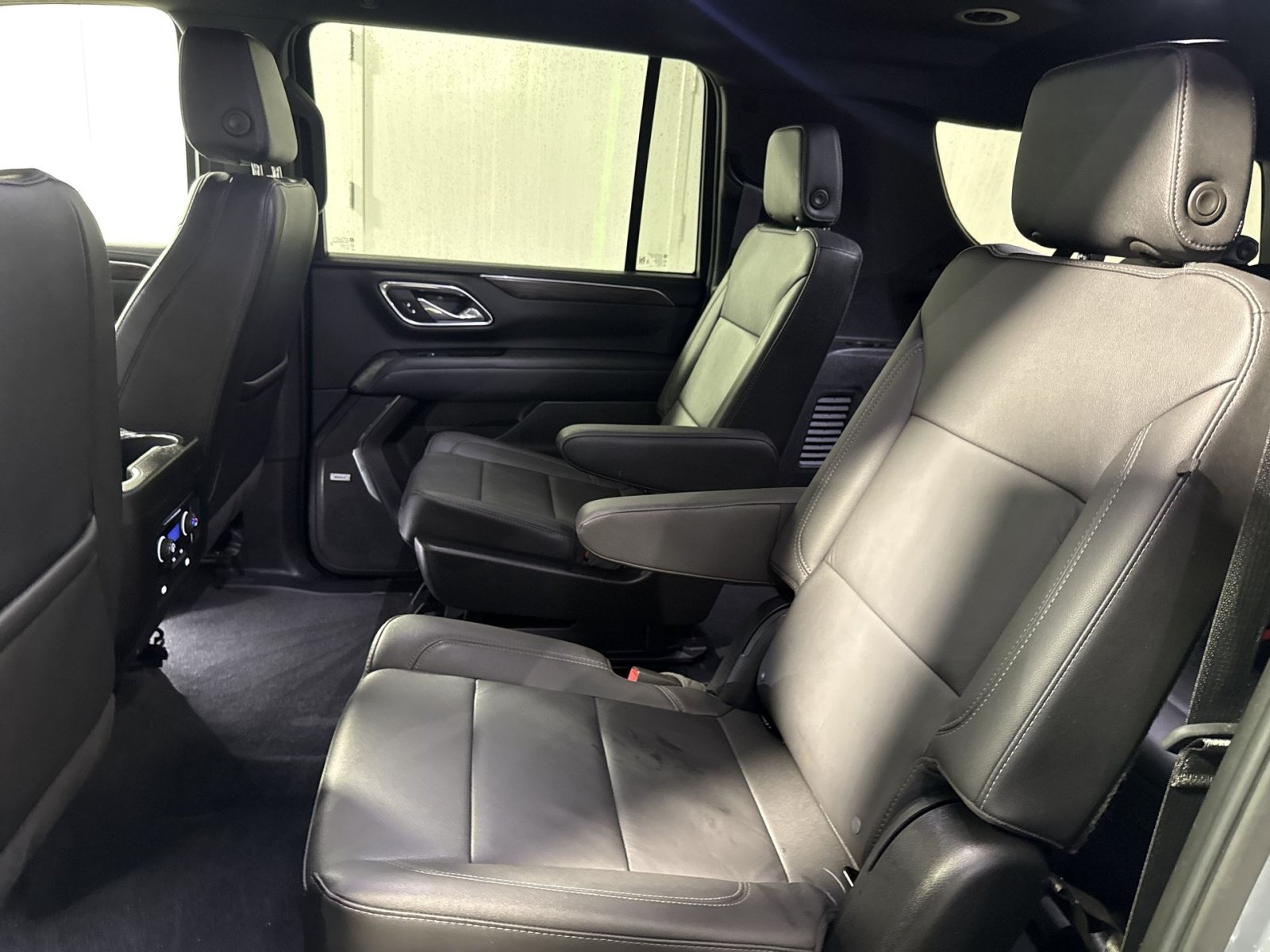 Used 2024 Chevrolet Suburban Z71 AWD/4WD image 25