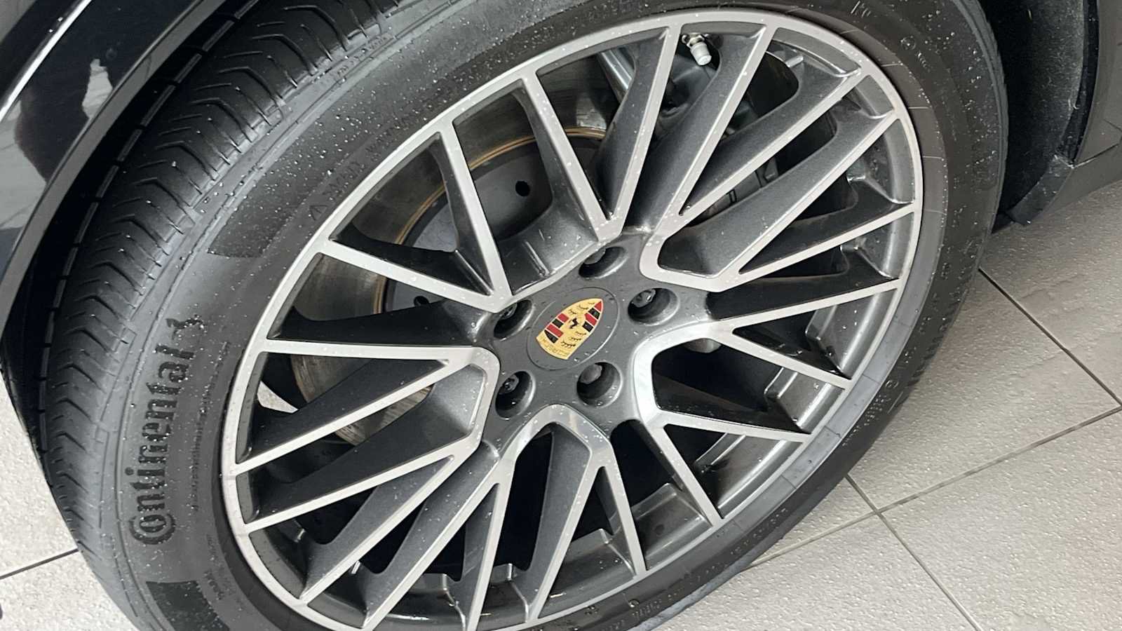 Used 2023 Porsche Cayenne S AWD/4WD image 24
