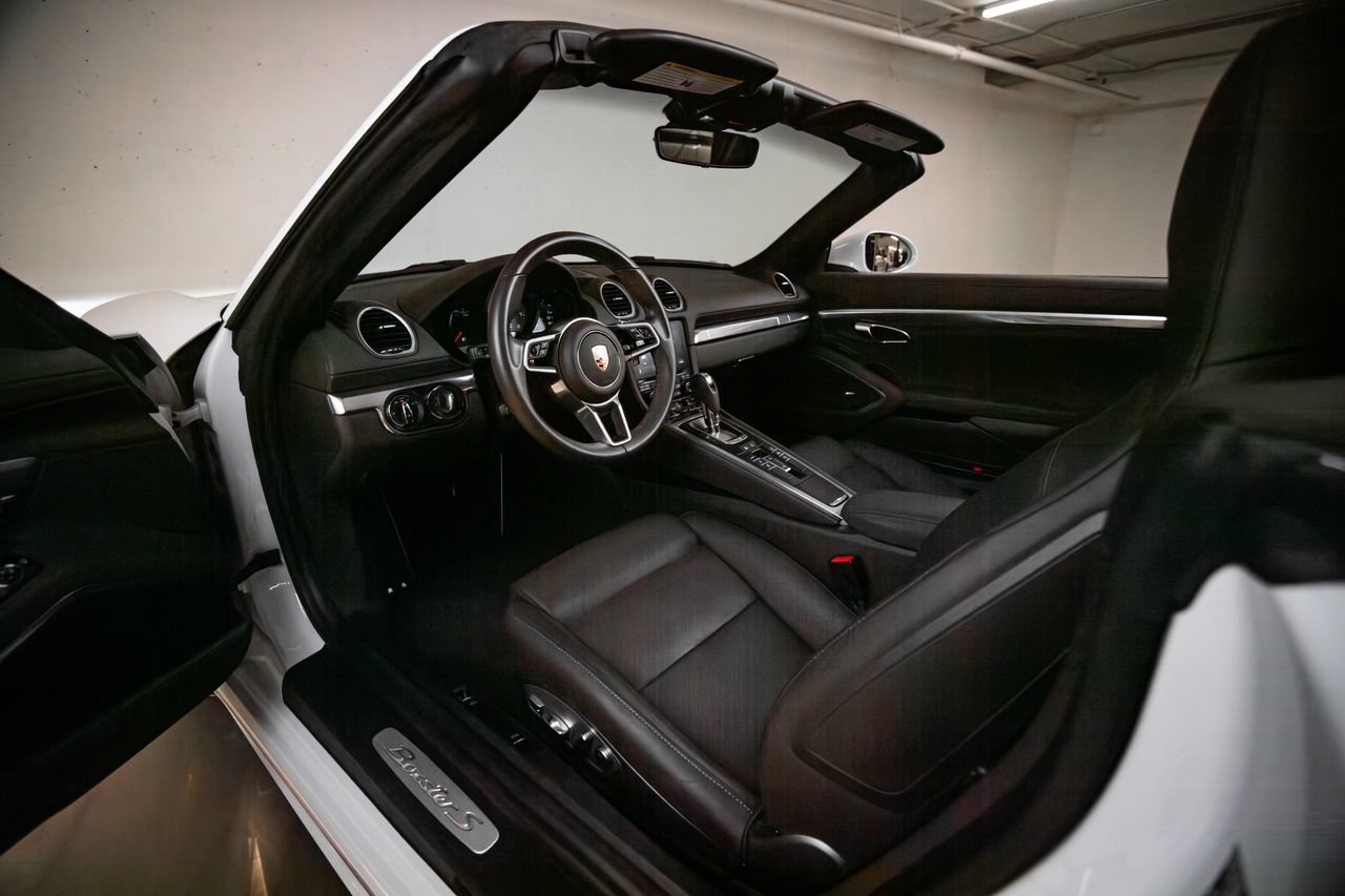 Used 2023 Porsche 718 Boxster S RWD image 4