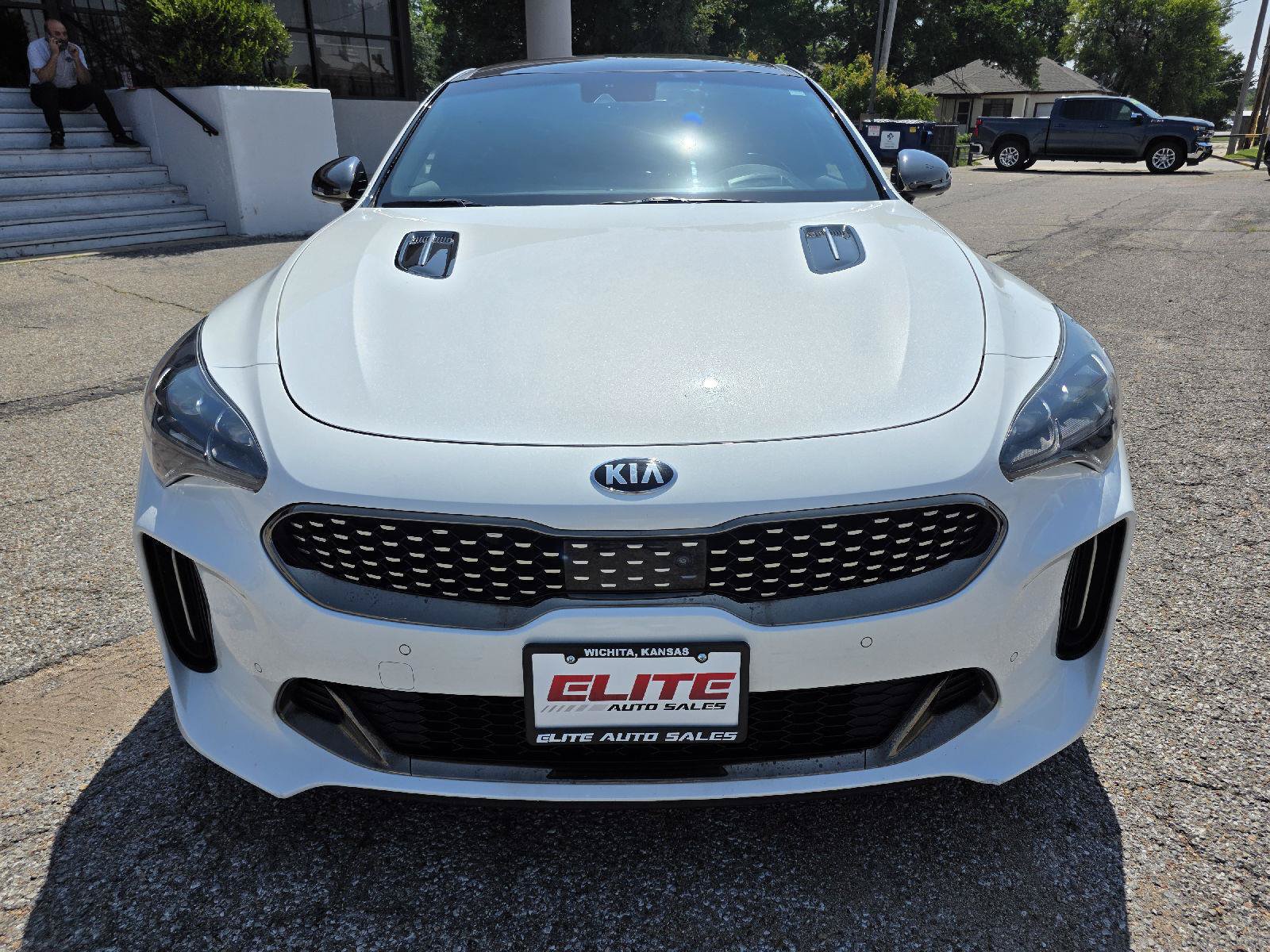 Used 2021 Kia Stinger GT2 RWD image 2