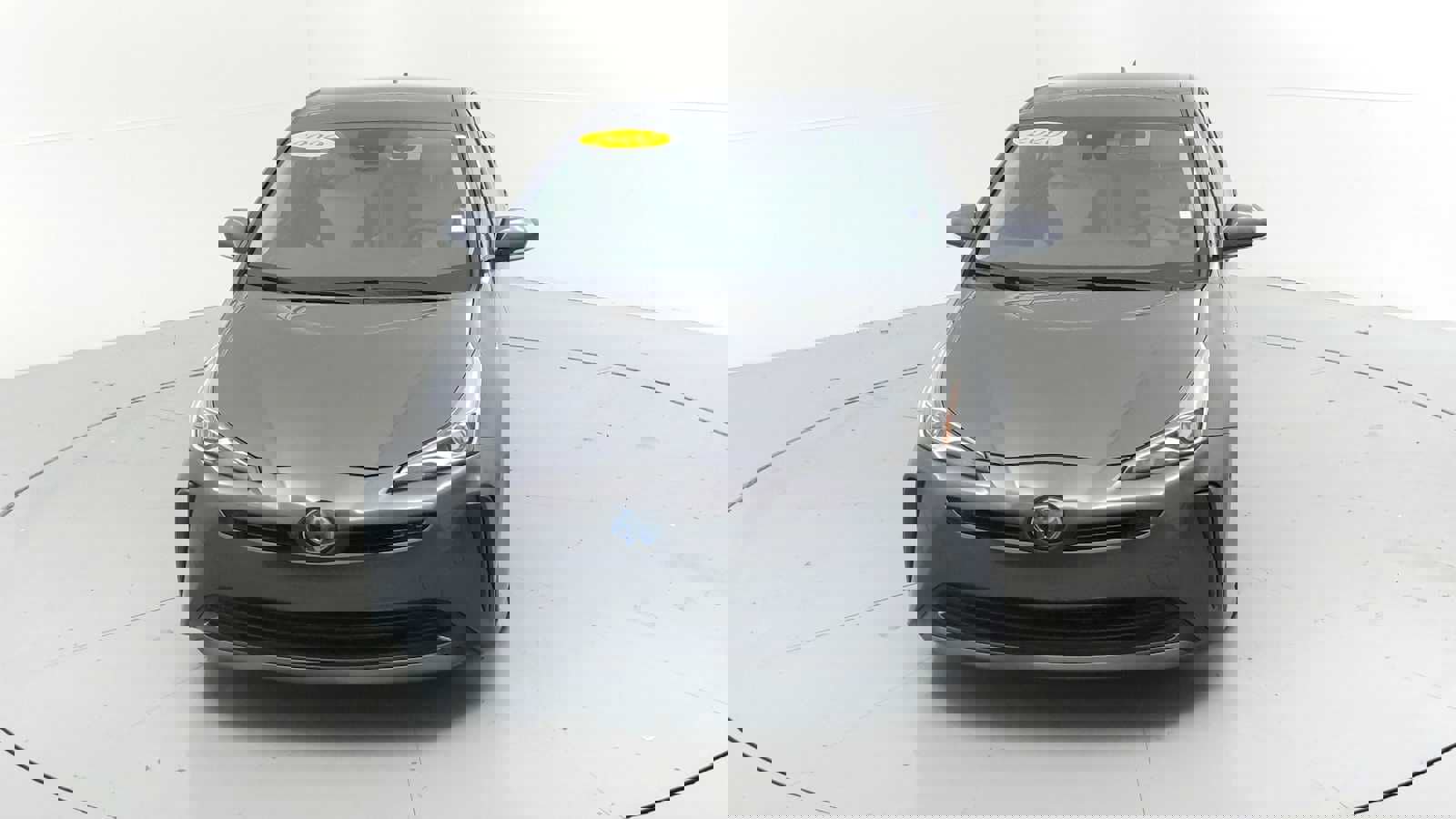 Used 2020 Toyota Prius XLE image 3