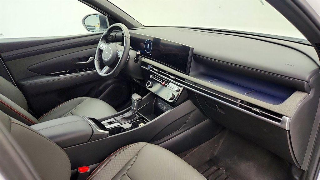 Used 2025 Hyundai Santa Cruz Limited AWD/4WD image 23