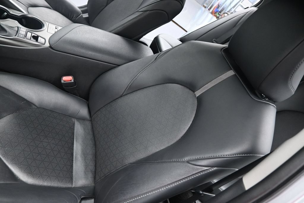 Used 2024 Toyota Camry XSE FWD image 9