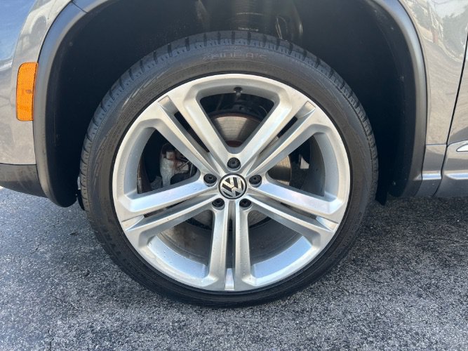 Used 2016 Volkswagen Tiguan R-Line FWD image 20