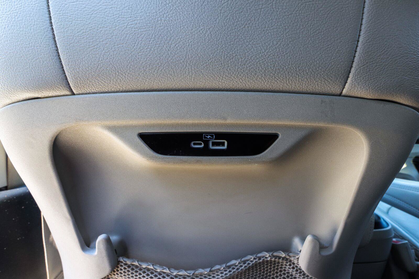 Used 2021 Chrysler Pacifica Touring-L FWD image 32