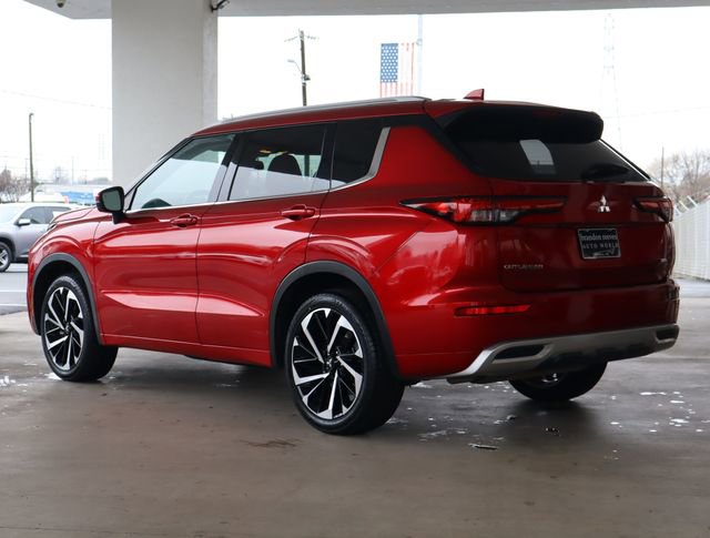 Used 2022 Mitsubishi Outlander SEL image 3