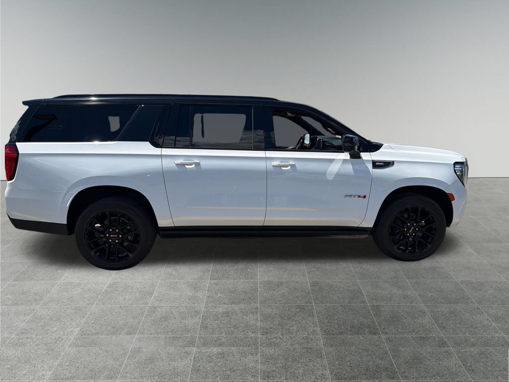 Used 2023 GMC Yukon XL AT4 w/ AT4 Premium Package AWD/4WD image 7