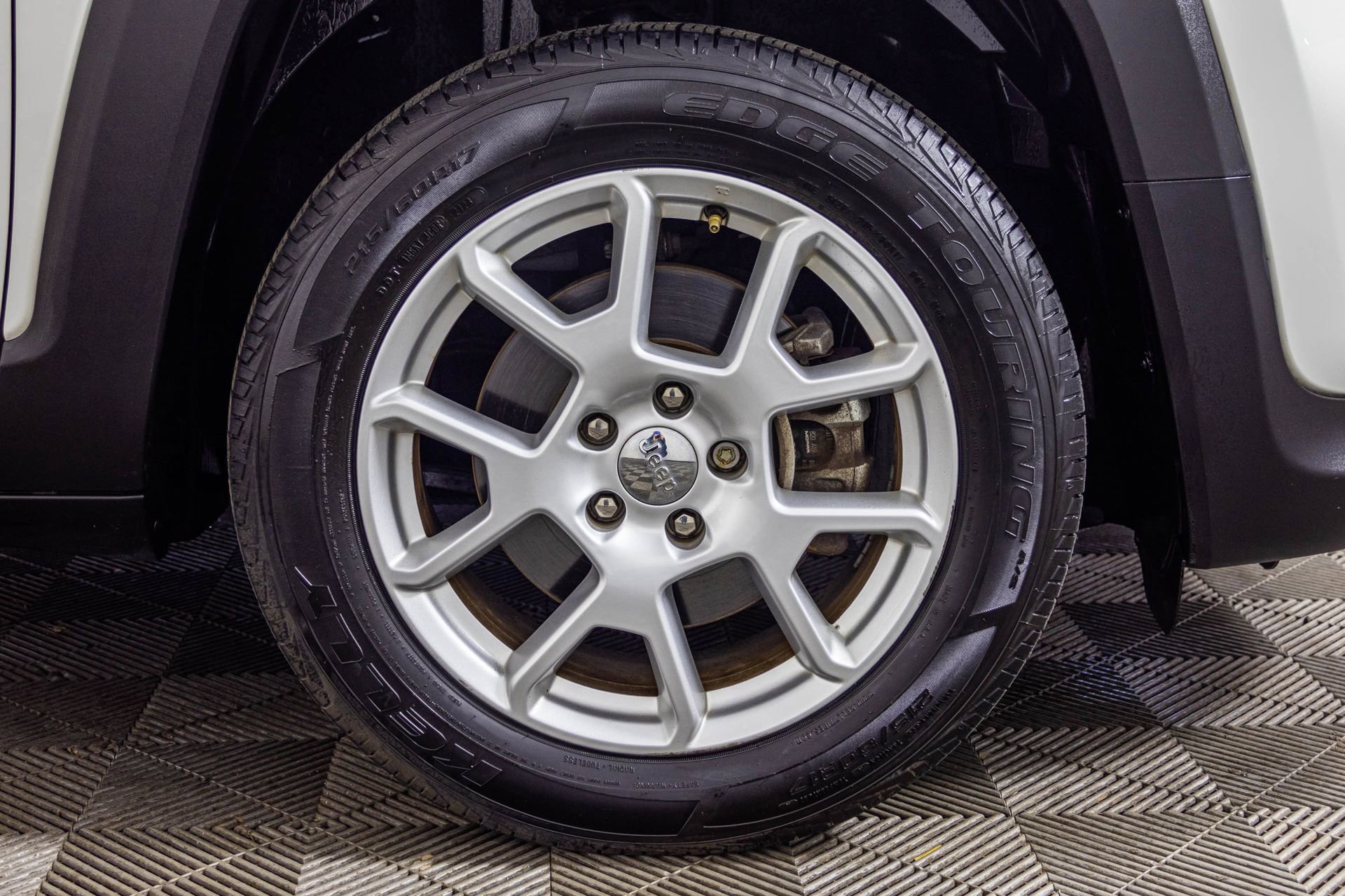 Used 2019 Jeep Renegade Latitude FWD image 48