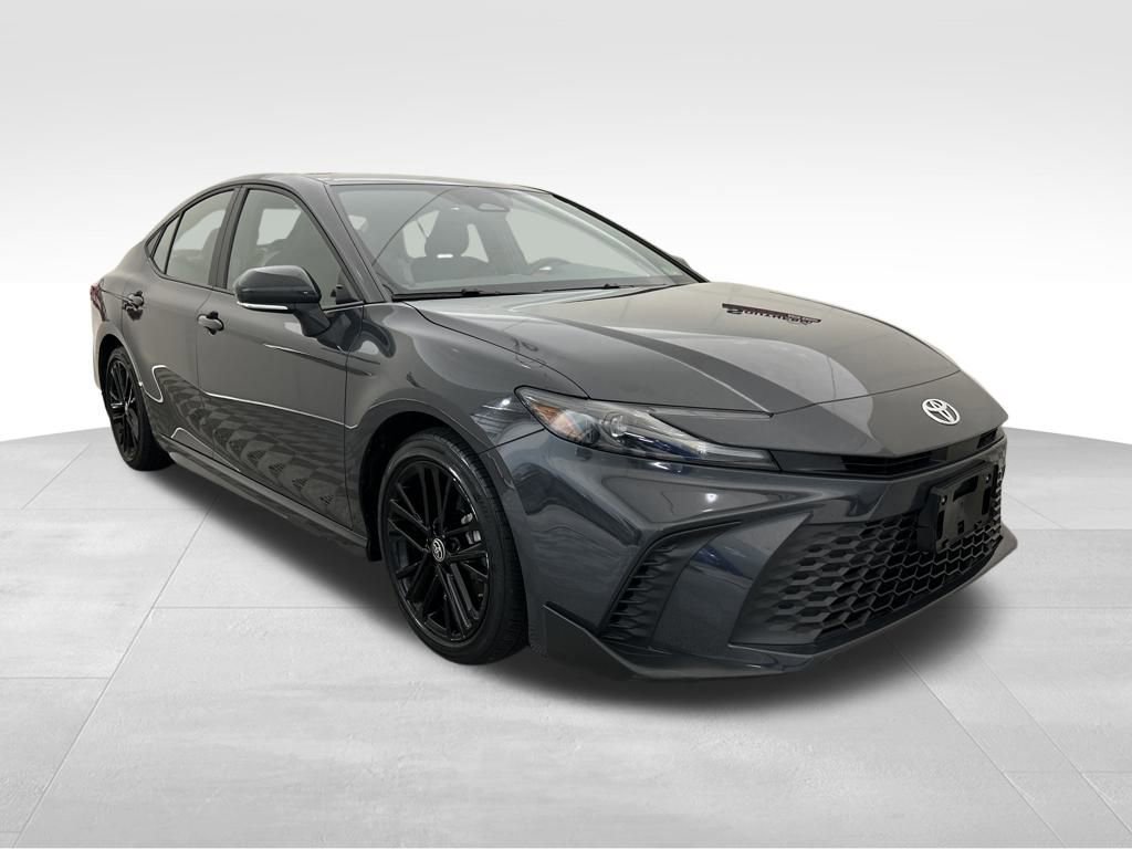 Used 2025 Toyota Camry SE image 7