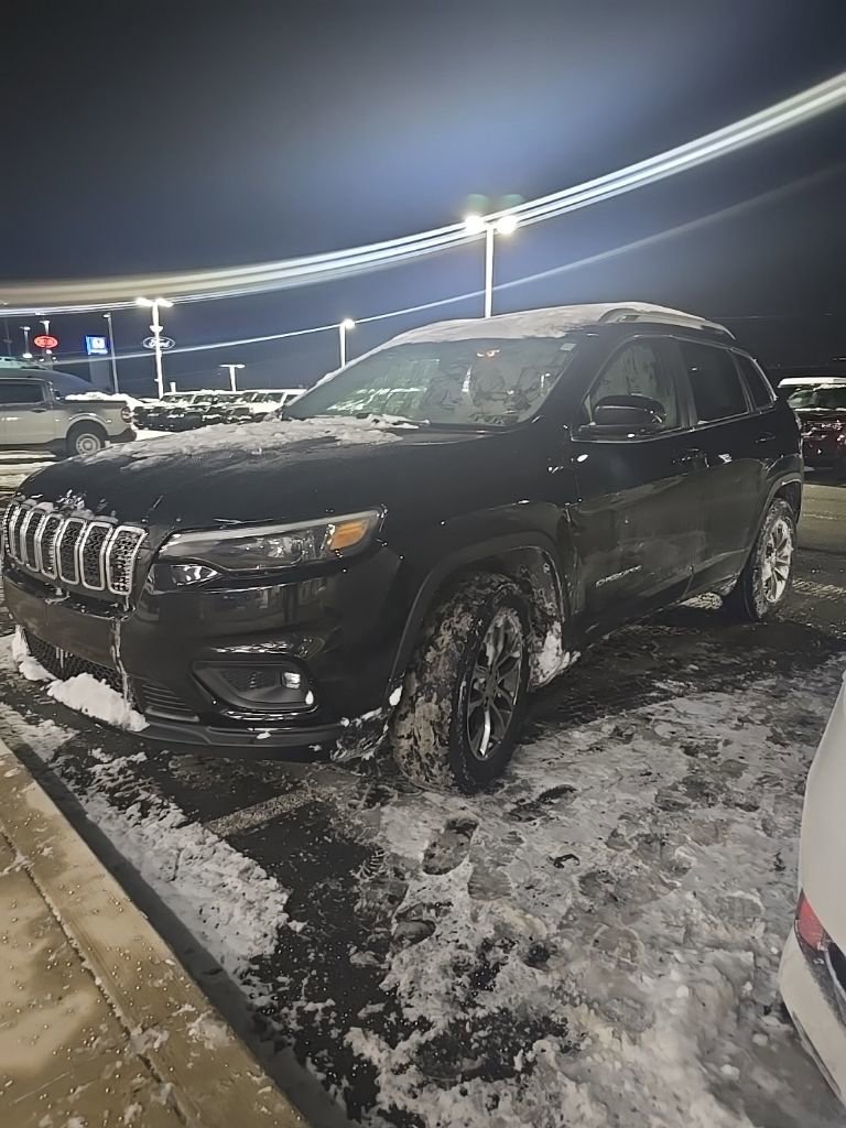 Certified 2019 Jeep Cherokee Latitude Plus w/ Cold Weather Group image 2