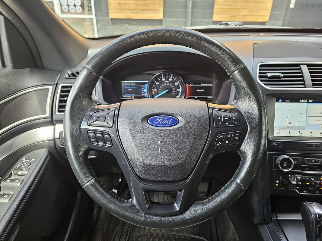 Used 2017 Ford Explorer XLT w/ Equipment Group 202A AWD/4WD image 19