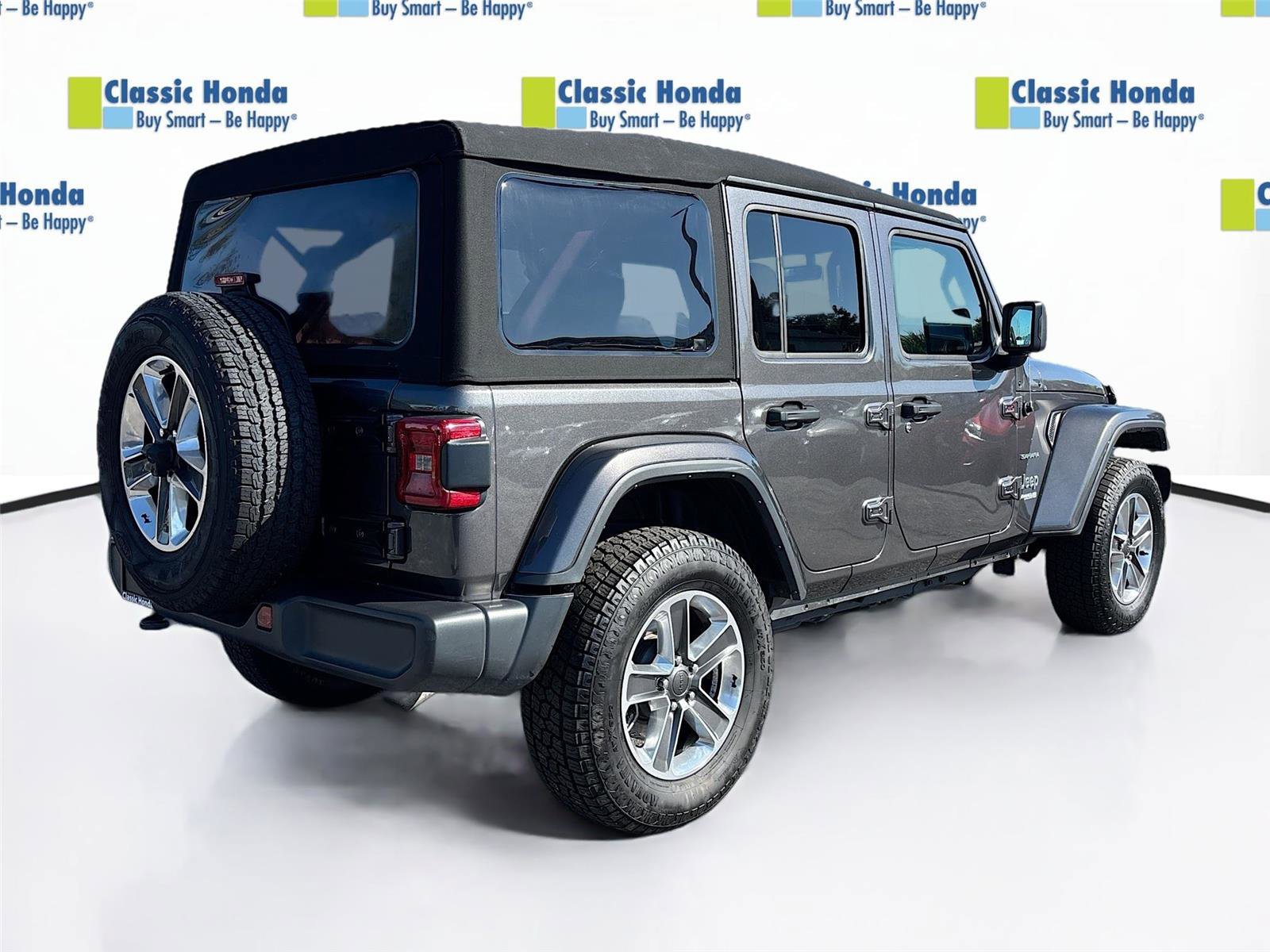 Used 2022 Jeep Wrangler Unlimited Sahara w/ LED Lighting Group image 8