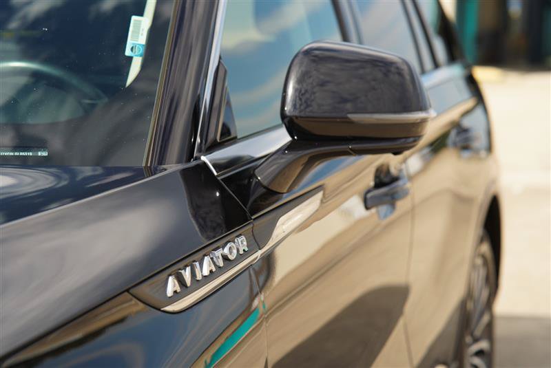 Used 2020 Lincoln Aviator Reserve AWD/4WD image 25