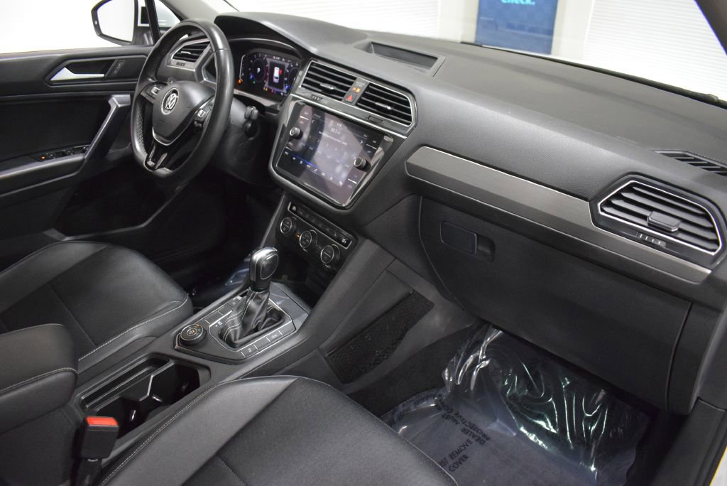 Used 2021 Volkswagen Tiguan SEL w/ 3rd Row Seat Package image 19