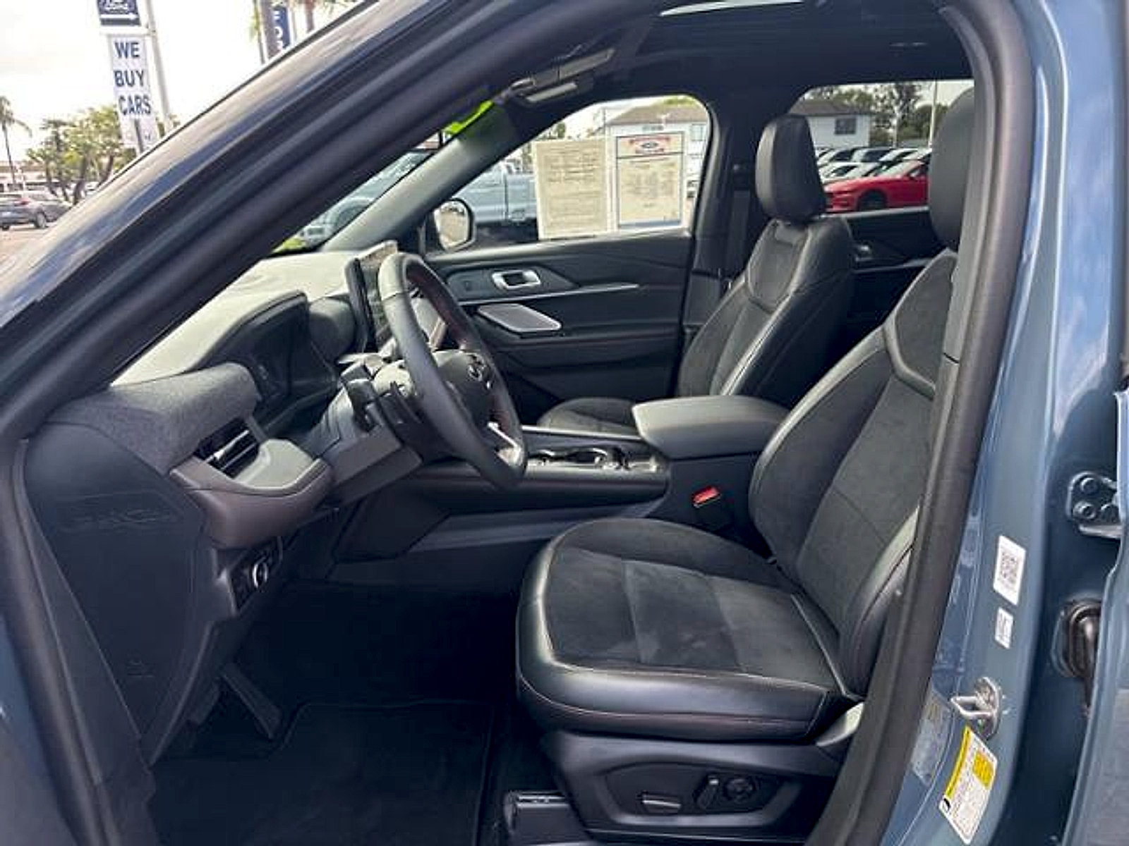Used 2025 Ford Explorer ST w/ Sun And Sound Package AWD/4WD image 18