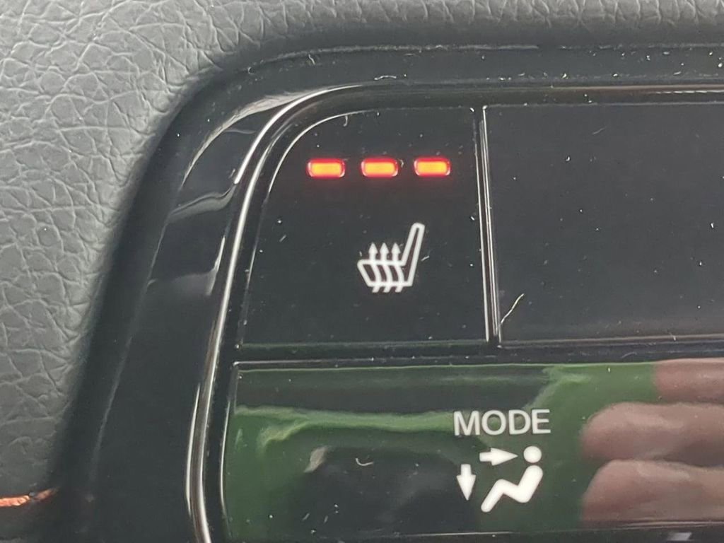 Used 2025 Honda Pilot TrailSport image 23