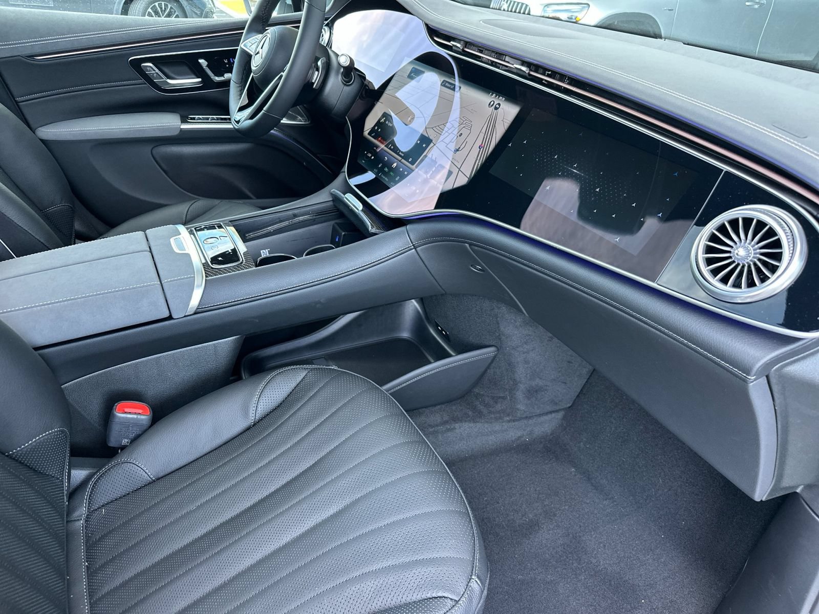 New 2026 Mercedes-Benz EQS 400 4MATIC SUV image 17