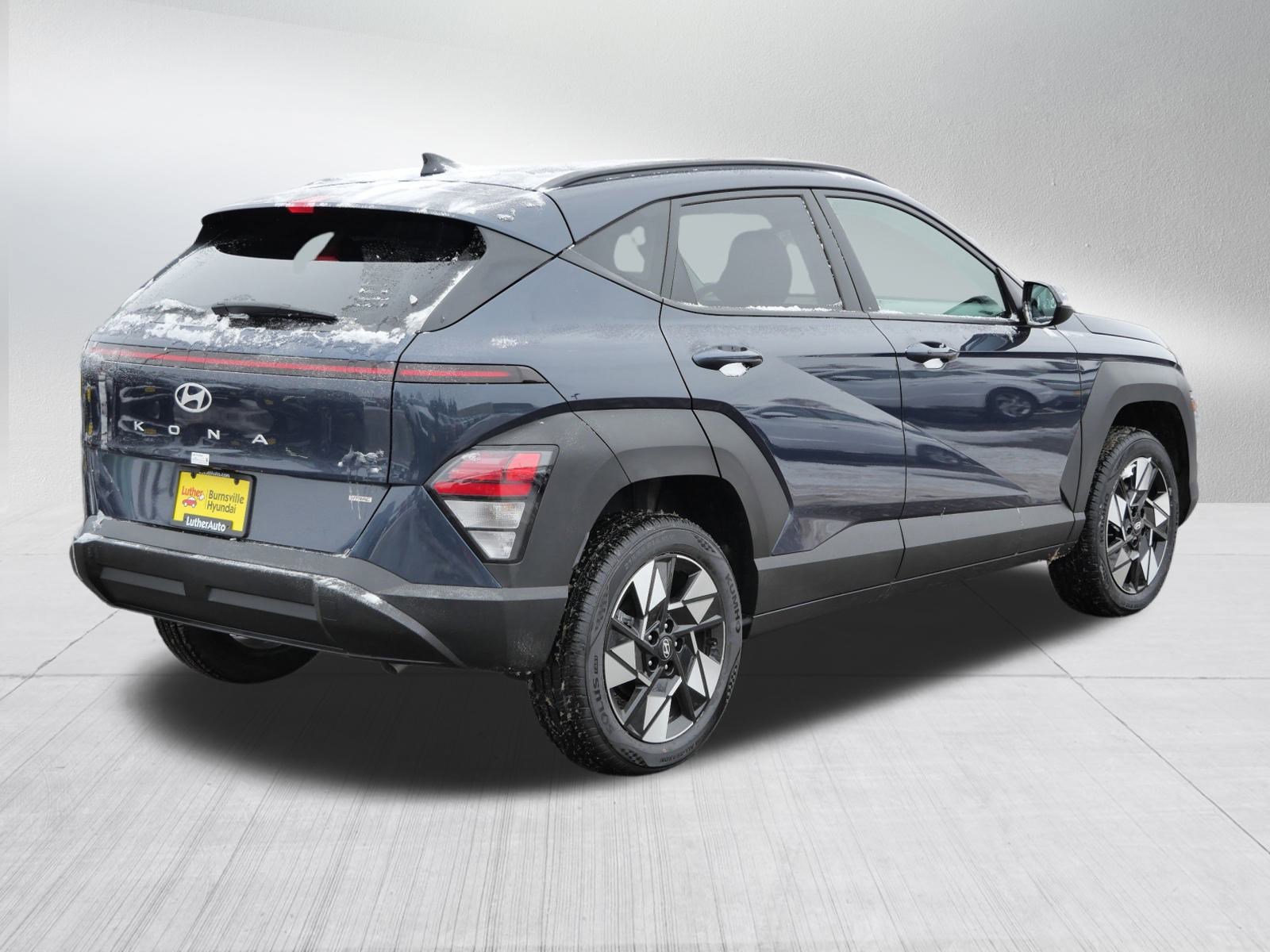 Certified 2025 Hyundai Kona SEL image 7