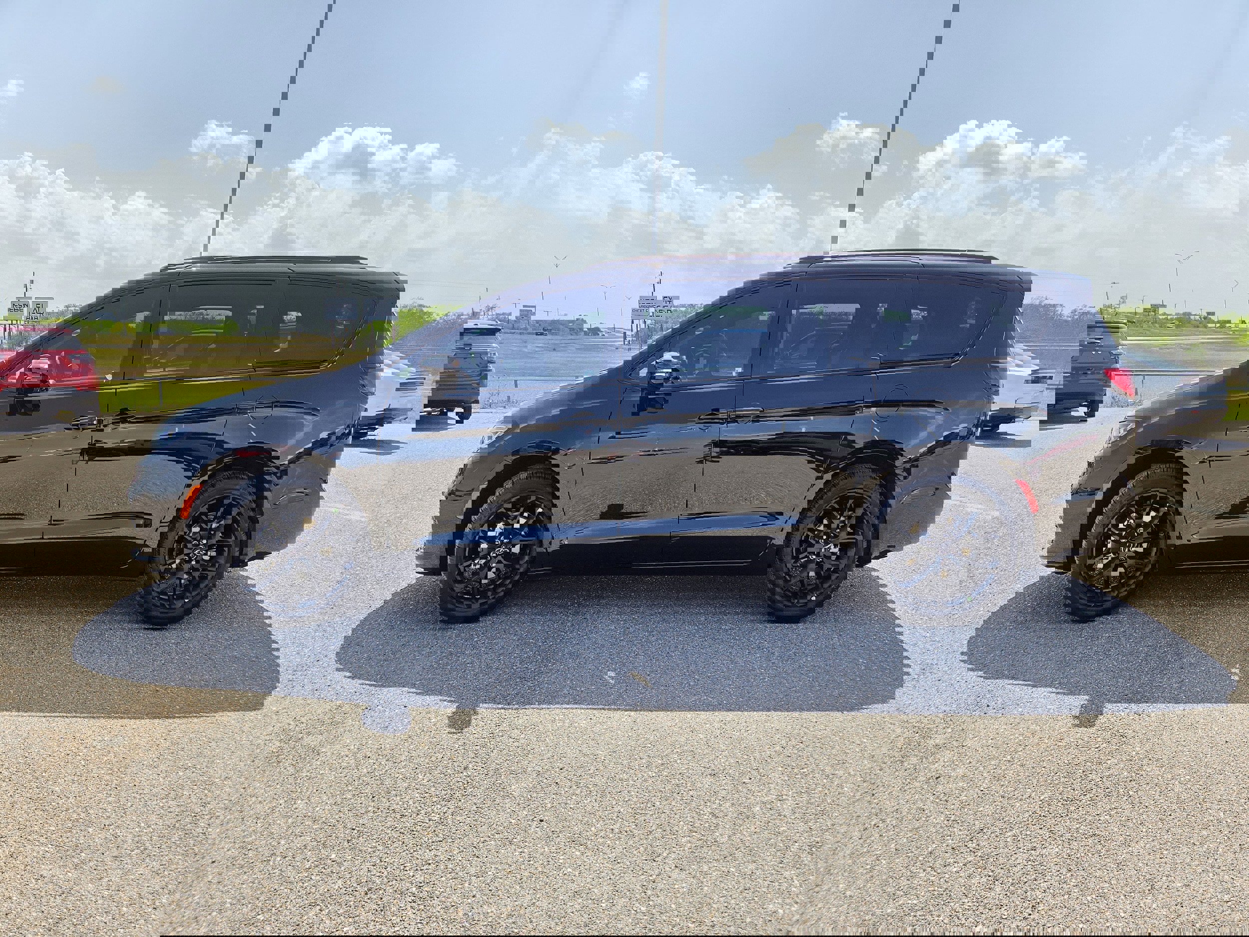 New 2026 Chrysler Pacifica Select image 4