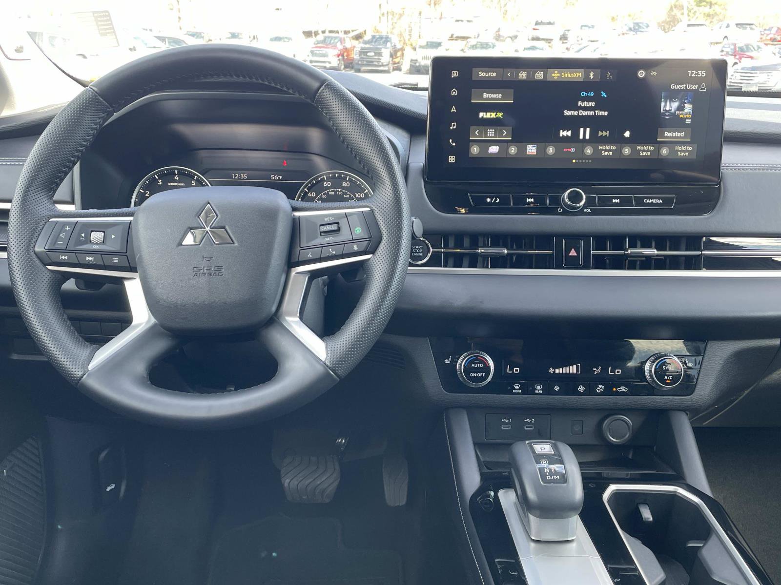 Used 2025 Mitsubishi Outlander SE FWD image 15