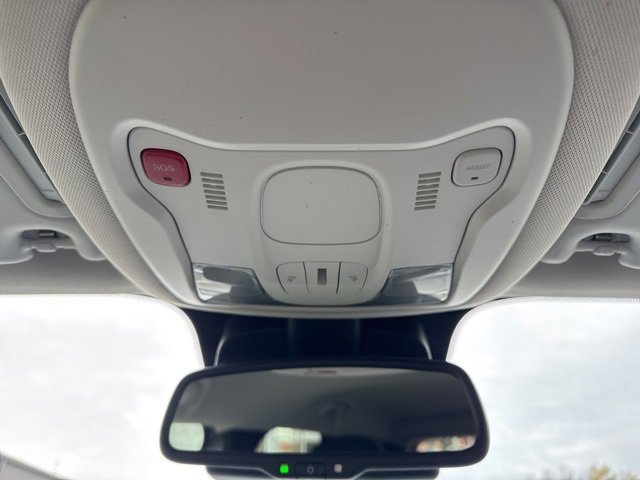 Used 2020 Jeep Renegade Latitude w/ Cold Weather Group image 27