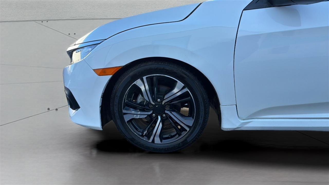 Used 2018 Honda Civic Touring image 32