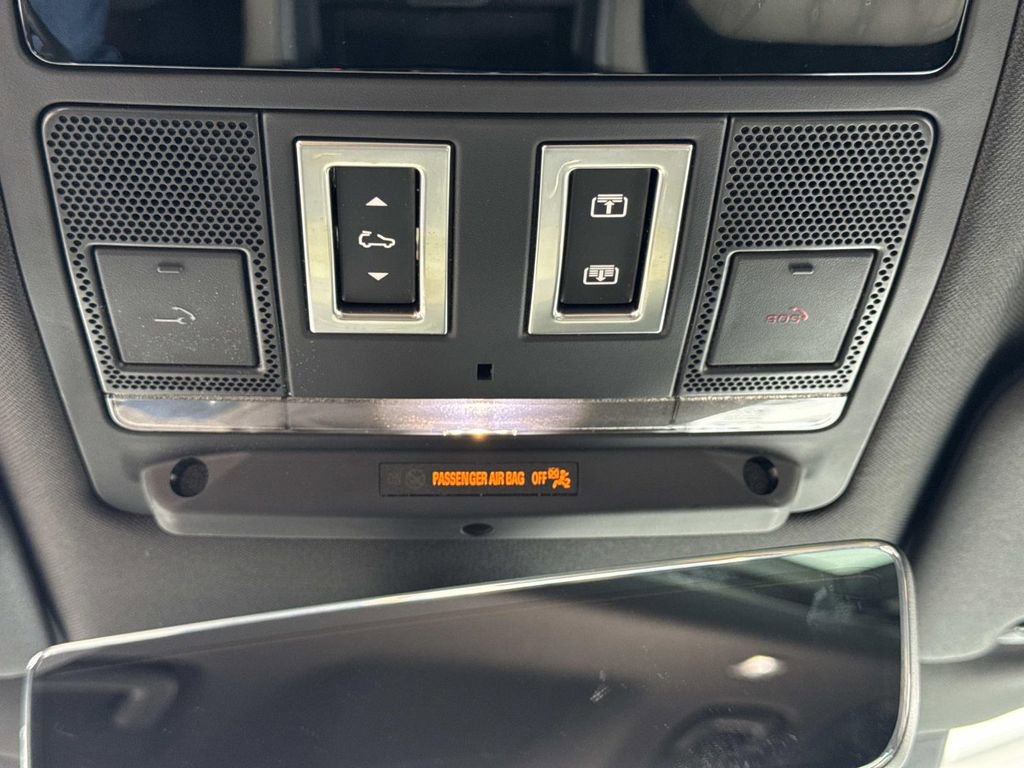 New 2026 Land Rover Defender 110 X-Dynamic SE image 22