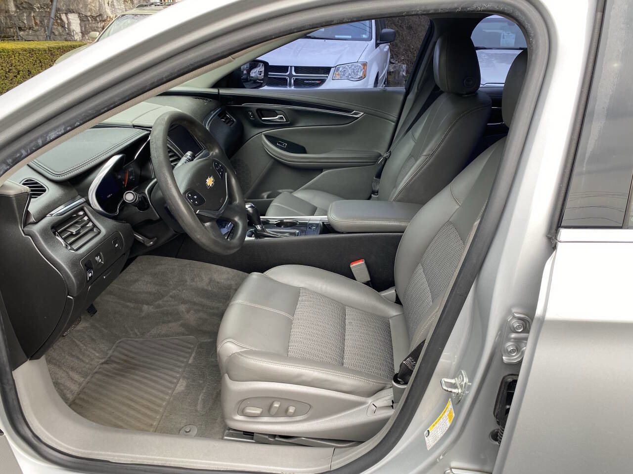 Used 2018 Chevrolet Impala LS FWD image 9