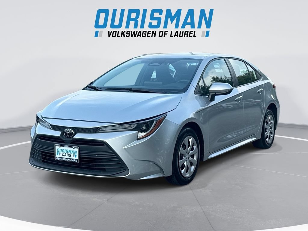 Used 2024 Toyota Corolla LE FWD image 1
