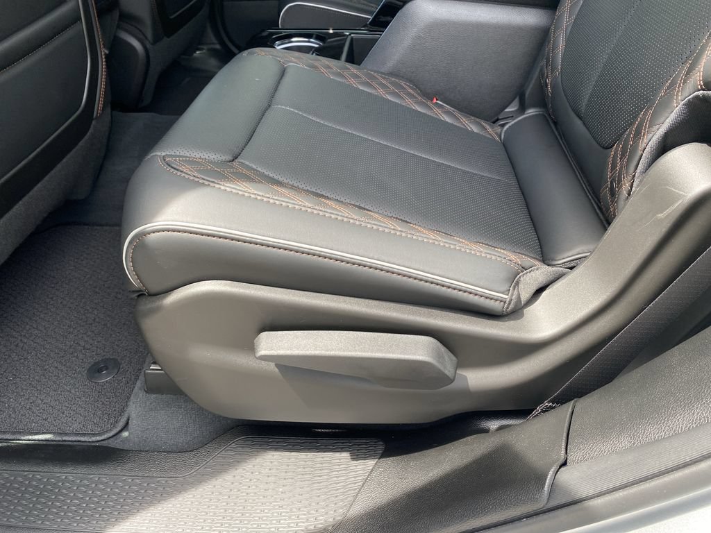 Used 2023 Jeep Grand Cherokee L Summit AWD/4WD image 28