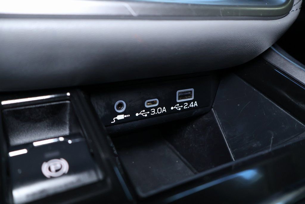 Used 2024 Subaru Outback Premium image 34