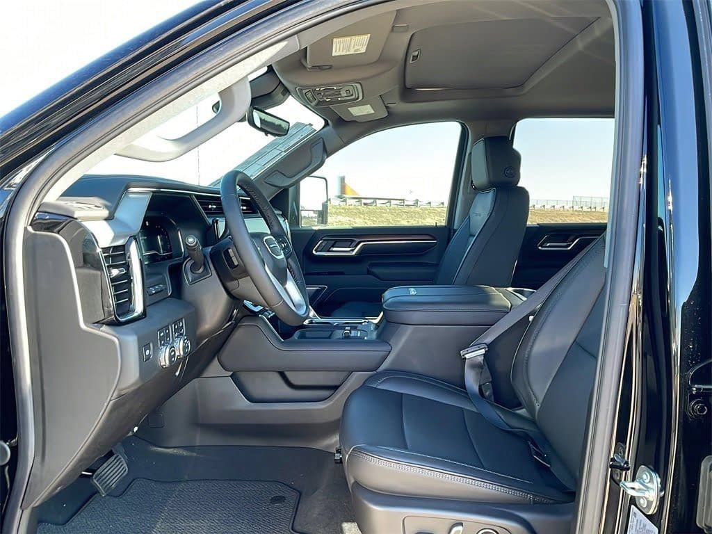 New 2025 GMC Sierra 2500 Denali w/ Denali Reserve Package AWD/4WD image 16